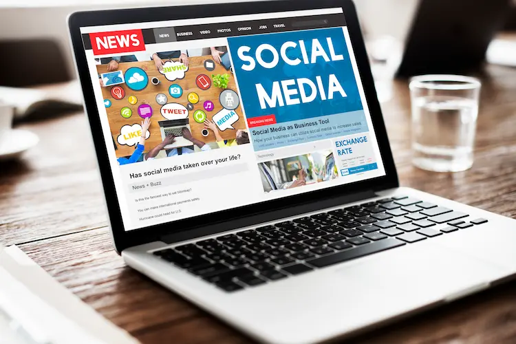 Estratégia de social media: escolhendo as plataformas certas para o seu negócio, como Facebook, Instagram e LinkedIn.